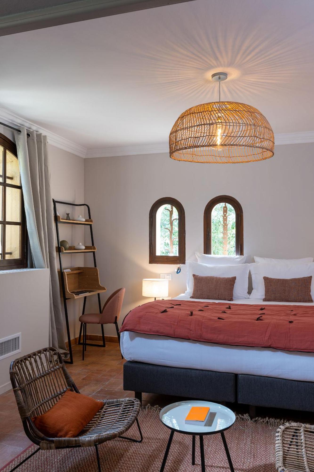 Hotel La Magdeleine - Mathias Dandine Gémenos Esterno foto